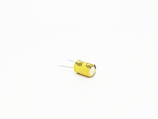 2000 de Lage ESR 20% Tolerantie Op hoge temperatuur van urencondensatoren 33UF100V