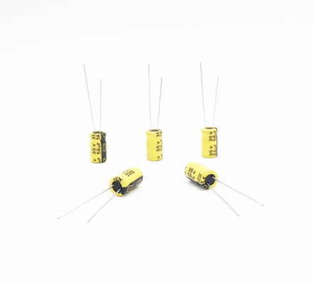 De lage ESR Elektrolytische Condensatoren Op hoge temperatuur van het Condensator56uf35v Radiale Lood