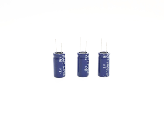 Hoge Frequentie Lage ESR Aluminium Elektrolytische Condensator 2200UF16V 13X25mm