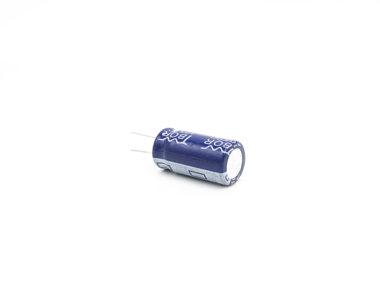 Hoge Frequentie Lage ESR Aluminium Elektrolytische Condensator 2200UF16V 13X25mm
