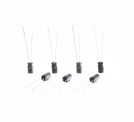 4.7UF50V miniatuur Elektrolytische Condensatoren 2000 Urencondensator Met lange levensuur
