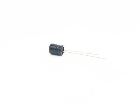 Zwarte Miniatuuraluminium Elektrolytische Condensatoren 47UF 35V TW BOR