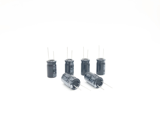 Radiale het Aluminium Elektrolytische Condensatoren 10X17MM van SMR 220UF 50V