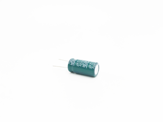Groene Radiale Elektrolytische Condensator 8.2UF400V 10X20mm TW BOR