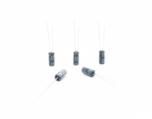 1UF25V 5X11MM Miniatuurcondensatorkringen Op hoge temperatuur