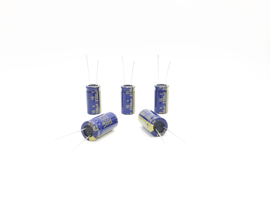 De Radiale Elektrolytische Condensatoren van 4700UF 16V
